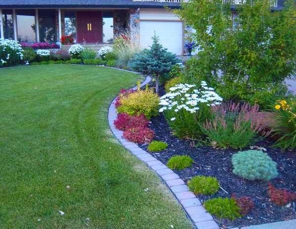 37 Creative Lawn and Garden Edging Ideas with Images - Planted Well