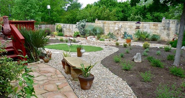 Small backyard landscape design