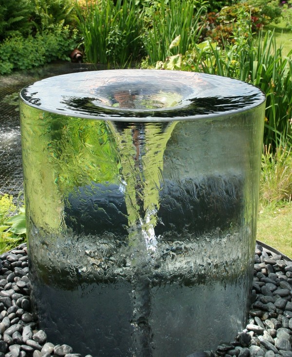 Build a Low-Maintenance Water Feature for the Garden