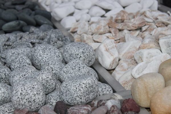 31 Best Garden Rocks & Tips on Choosing Rocks for Gardens