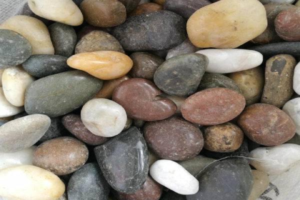 31 Best Garden Rocks & Tips on Choosing Rocks for Gardens